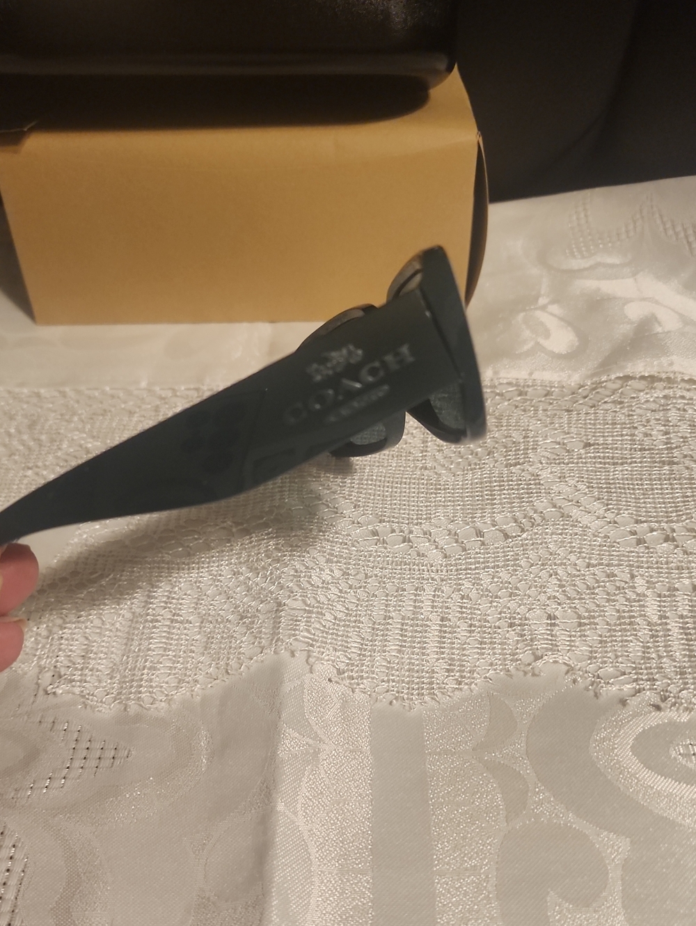 Coach Green Square Sunglasses NIB - Picture 2 of 8